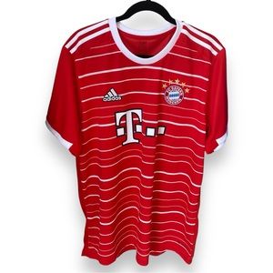Adidas 2022/2023 Bayern Munchen Soccer Jersey. #6 Joshua Kimmich. Size XL.